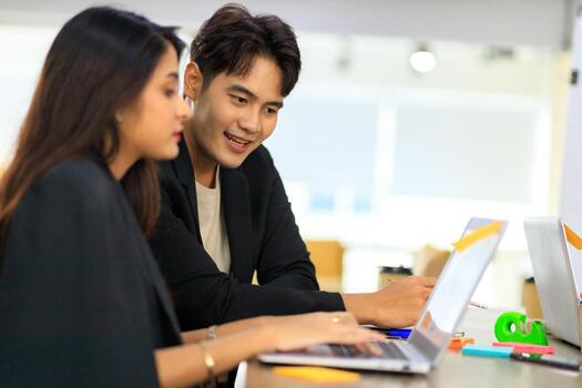 two-business-people-discussing-working-with-a-young-indian-female-worker-on-a-project-people-holding-a-video-meeting-with-a-client-or-interviewing-a-job-candidate-free-photo